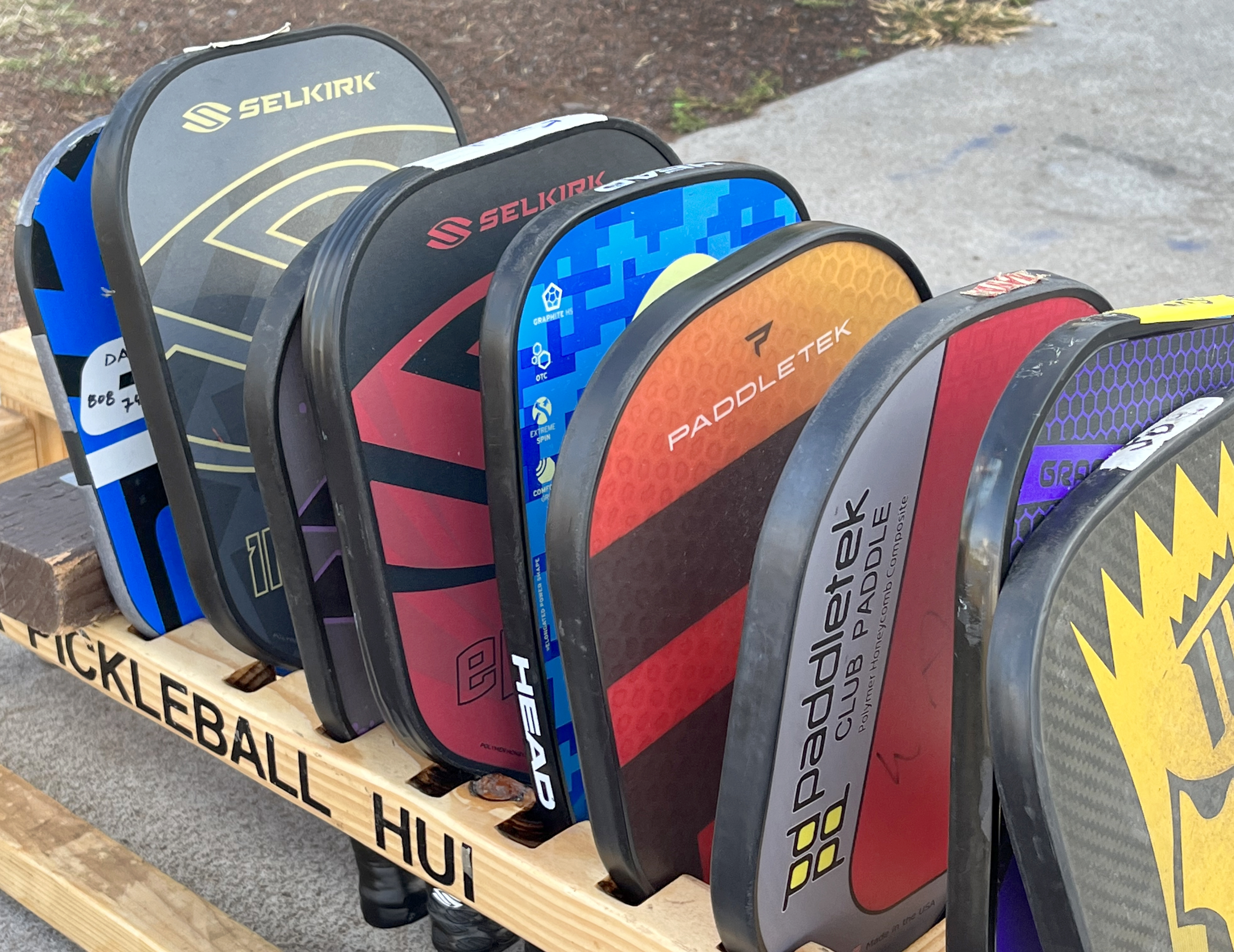 Homer Pickleball: Choosing a paddle